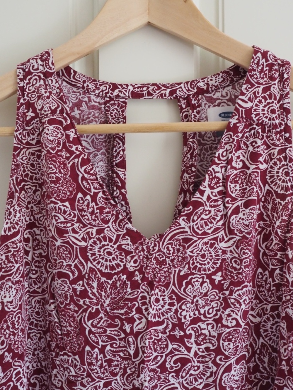 Old Navy Size S Red White Burgundy Paisley Sleeveless Cover Up V Neck Sundress - Picture 2 of 5